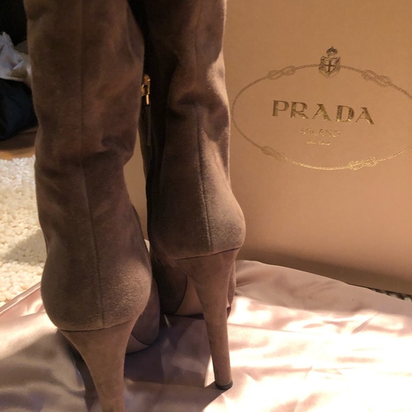 Knee high platform suede Prada boots - Picture 4 of 9